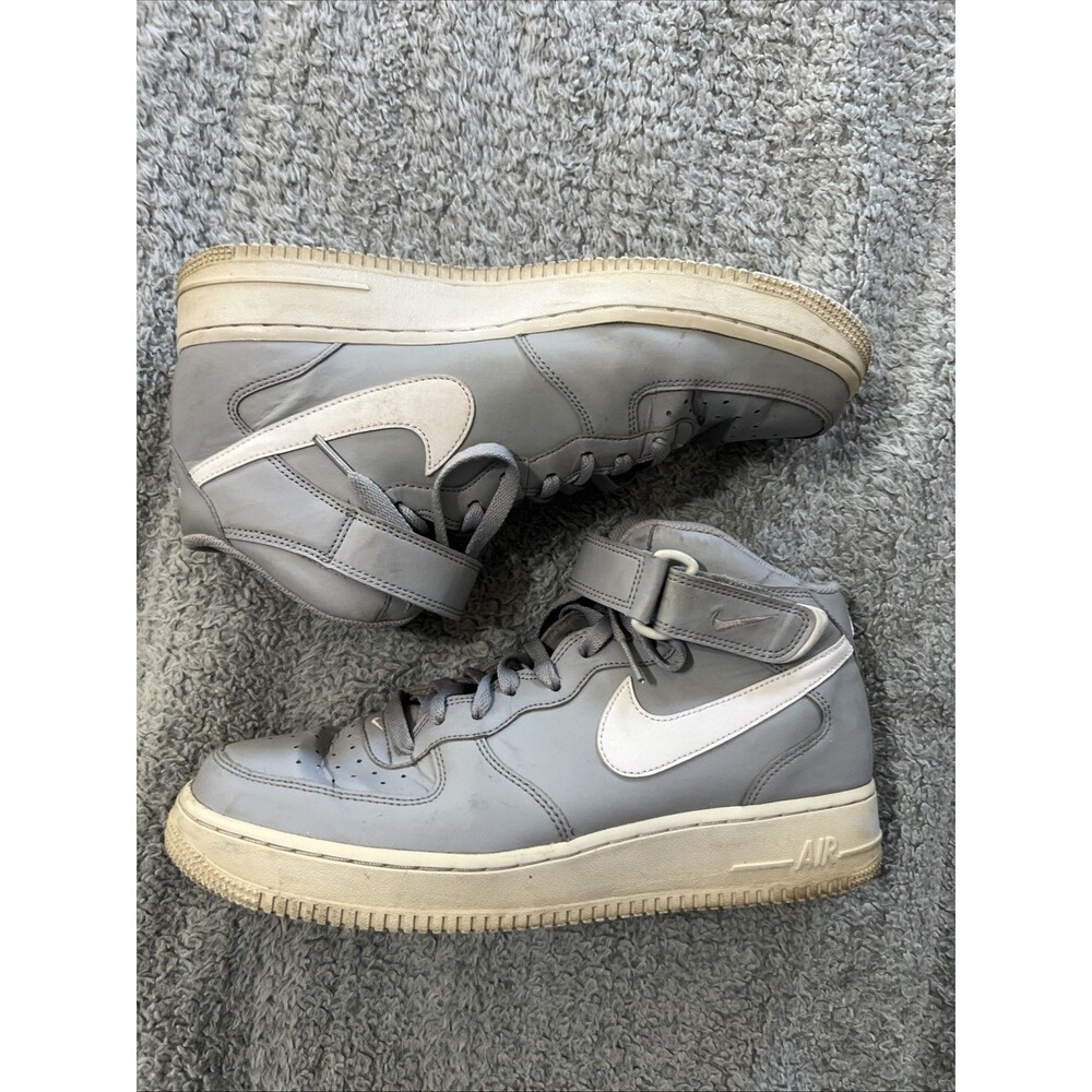 Nike Gray 3/4 Top Sneakers 9.5 Men’s Athletic